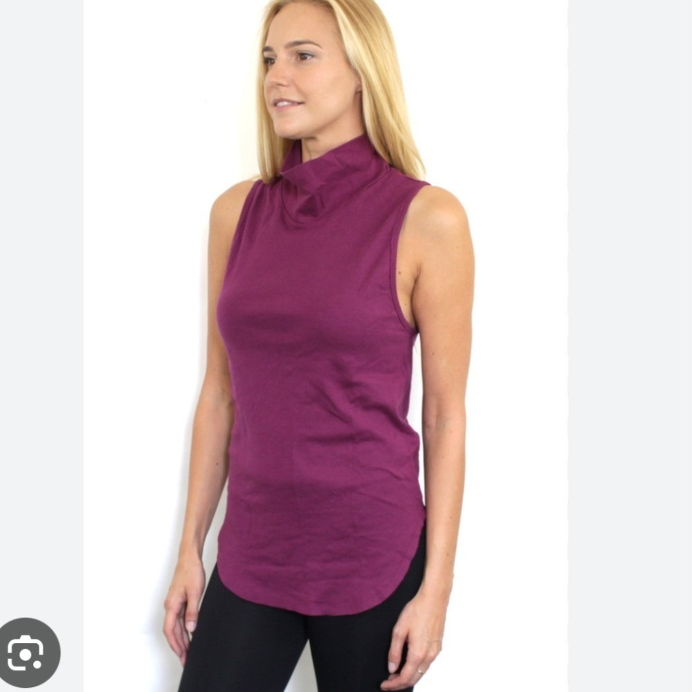 Free People Mock Neck Sleeveless Top Plum Purple Curved Hem XS 43RU27L810CH